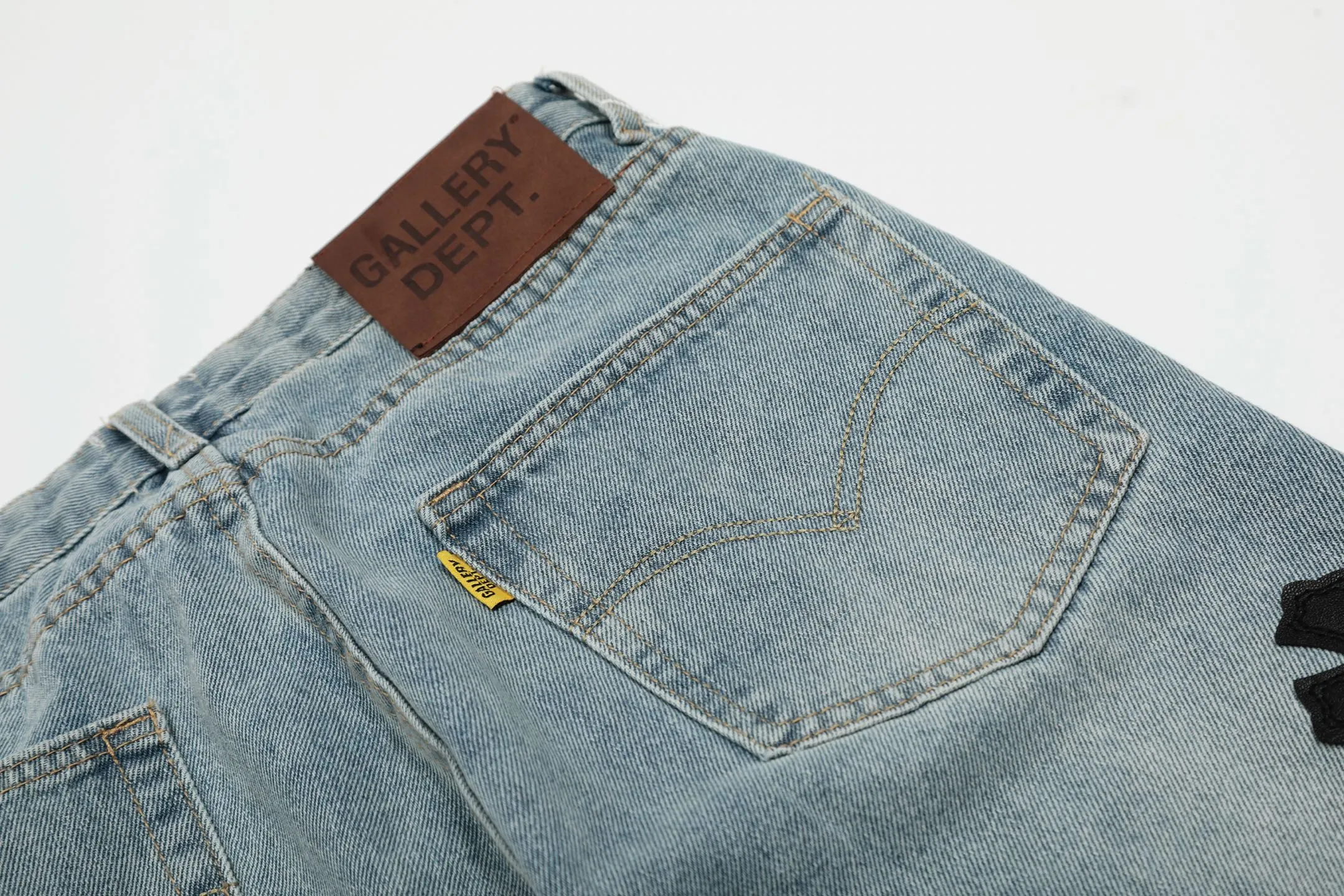 #8148 P290💰 Independent GALLERY DEPT. Vintage multi-leather splicing black leather cross loose washed flared jeans - truly restore the ultimate texture of Vintage - original hardware accessories washed and other elevators, QR code analysis are all purchased from the original factory, high degree of restoration, you are welcome to compare with a certain product ~ - three-dimensional version Loose and comfortable, not picky about the figure, tall and slim, factory Seiko, original factory quality control, same style for men and women, can be matched with couples, versatile recommendation Essential jeans for all seasons - sizes: 28 30 32 34 36